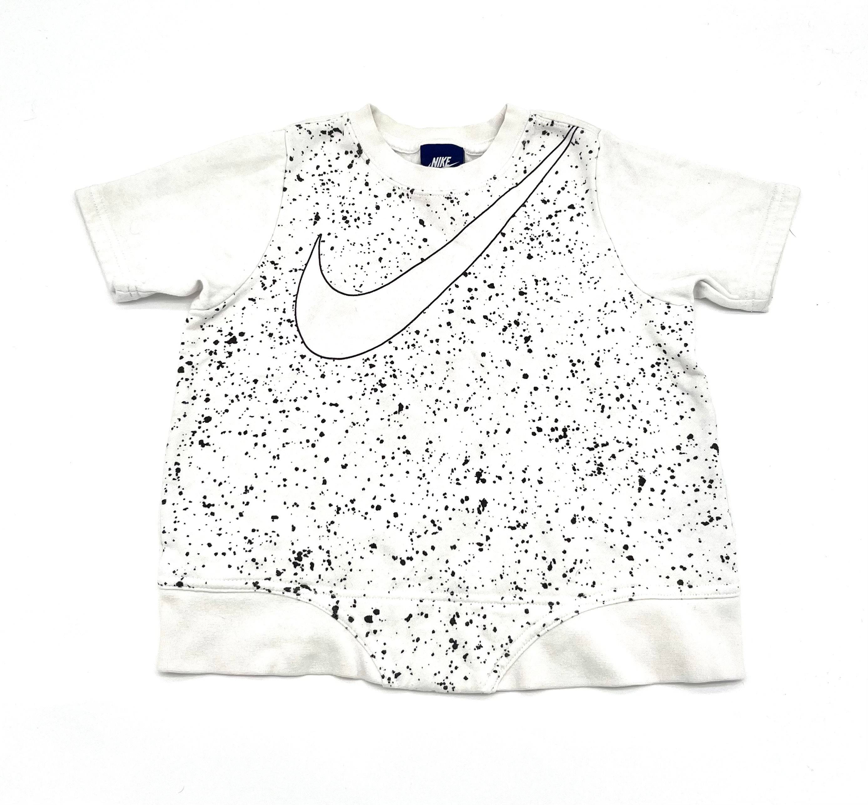 Kids Nike Short Sleeve Sweatshirt Size Small Black And White Top With Nike Logo On Front - TheRealThreads