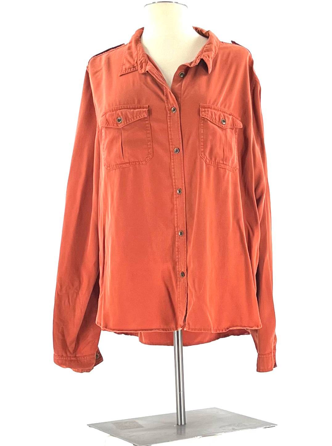 Button Up Shirt Size XXL Orange By Universal Thread Two Pockets In Front - TheRealThreads