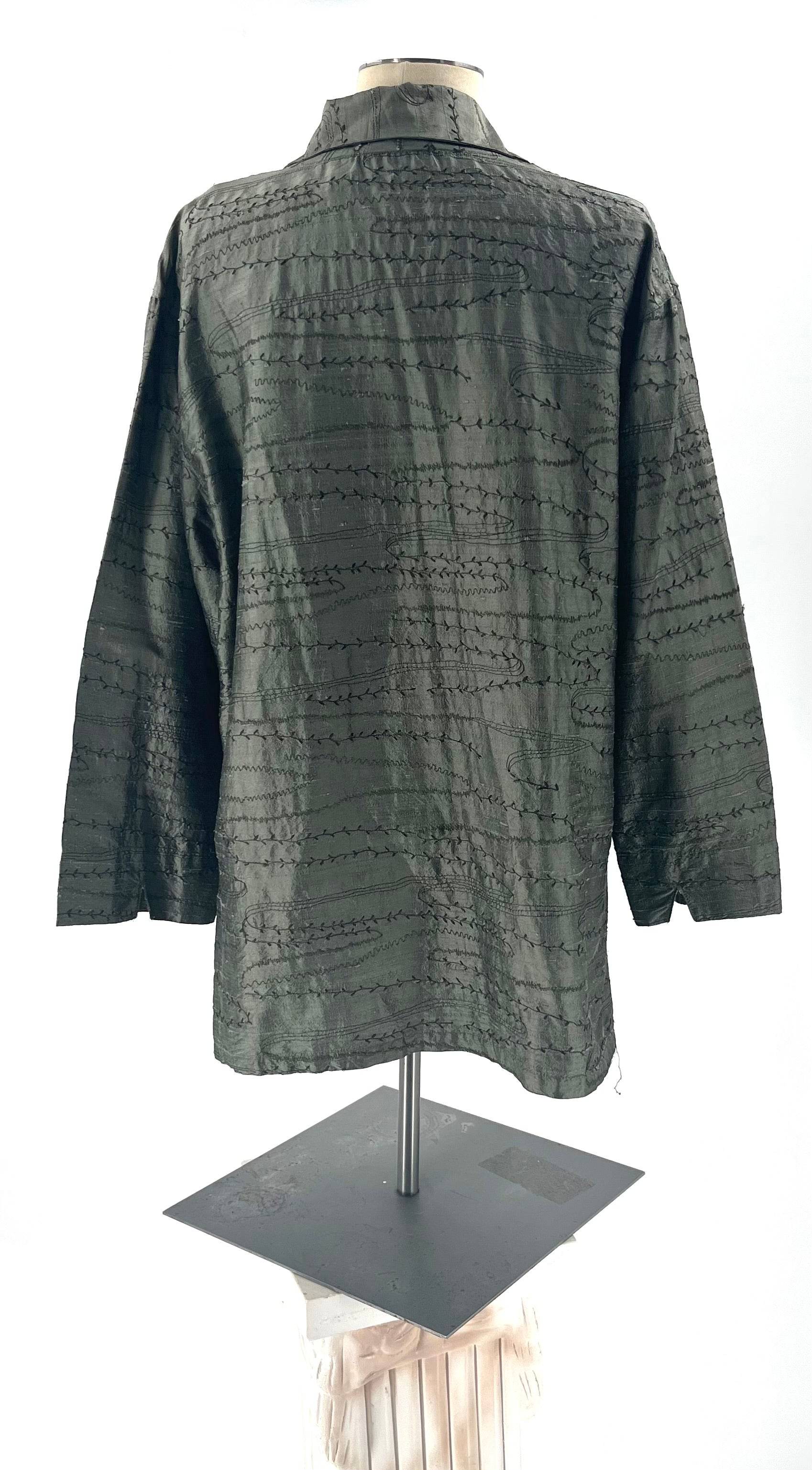 Silk Shirt By Chico's Size 3 Embroidery Rayon Green Button Down Top With Hidden Buttons - TheRealThreads