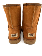 Womens Size 7  / Girls Size 5 Ugg Boots Carmel Brown Leather  Great Condition with small blemish - RealThreads